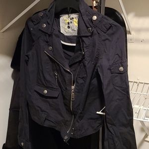 Black short teen fall jacket